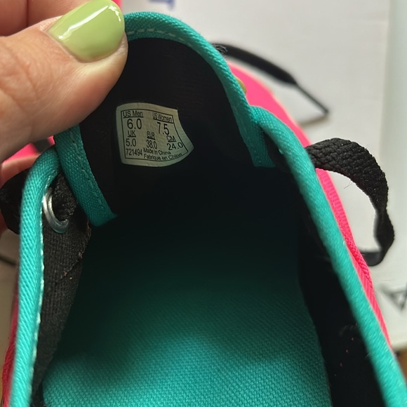 Hot pink Vans - Picture 5 of 6